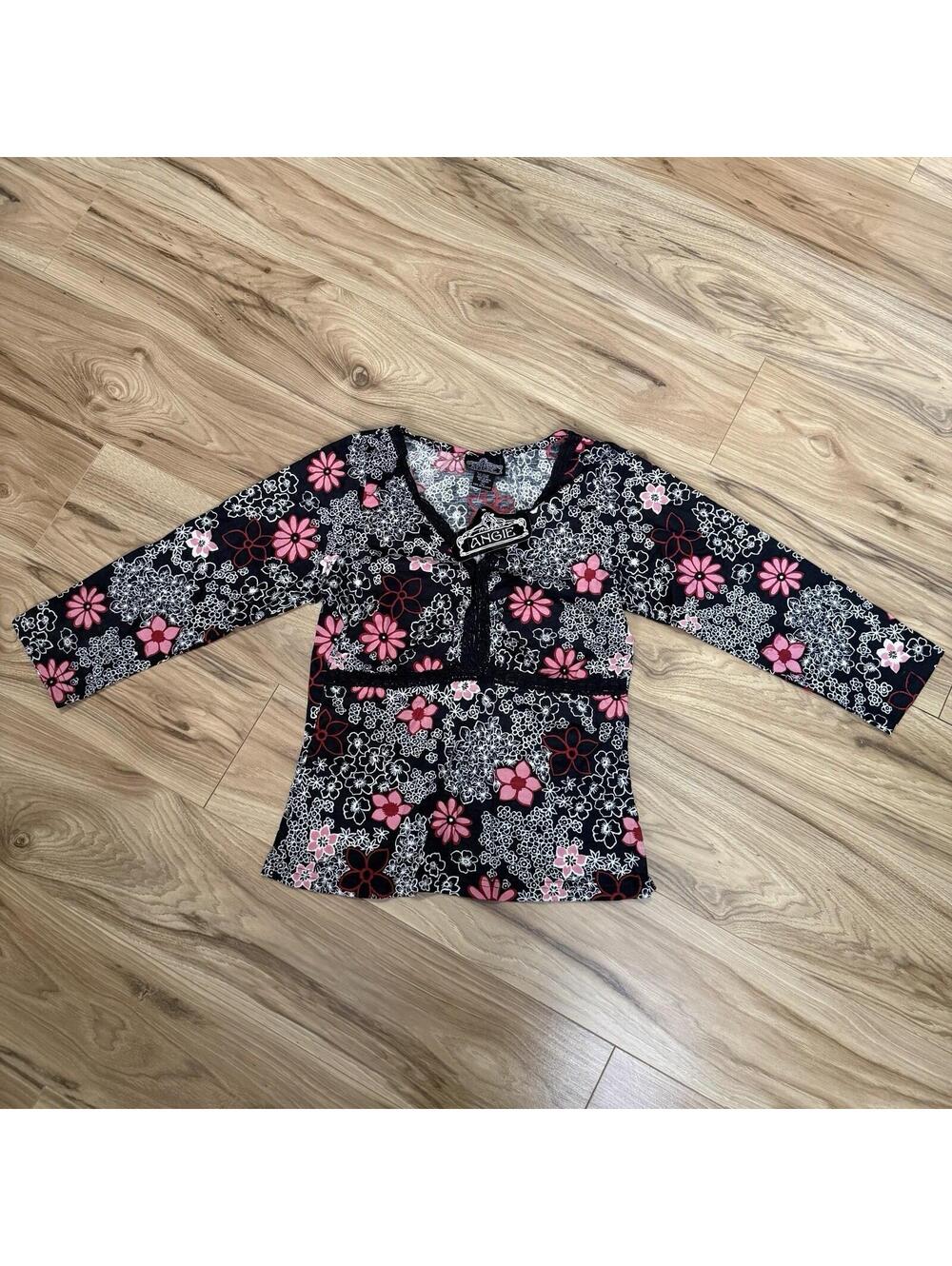 NWT Angie Black Floral Crochet Trim Top Y2K Boho Cottagecore Deadstock L